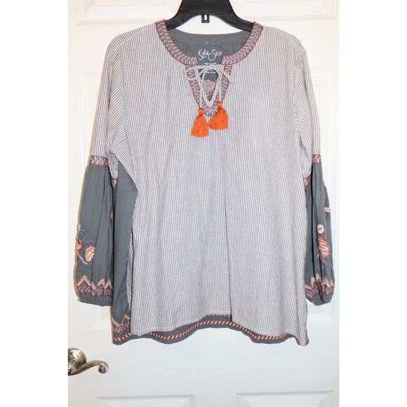 Kayla Seo size large, long sleeve embroidery blouse - Picture 2 of 7